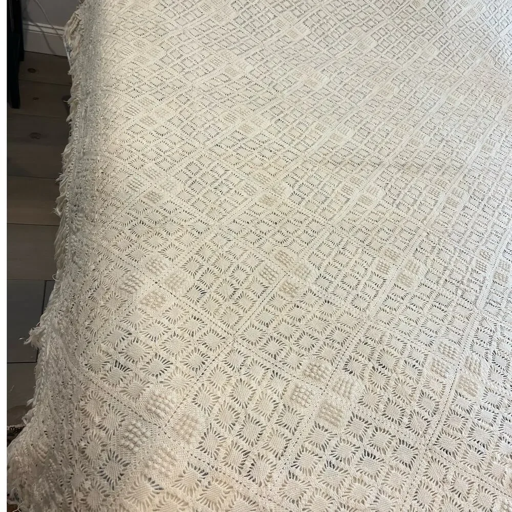 Antique Crochet Bedspread Coverlet Cotton Popcorn Stitch 80x88 Cream Colored‎